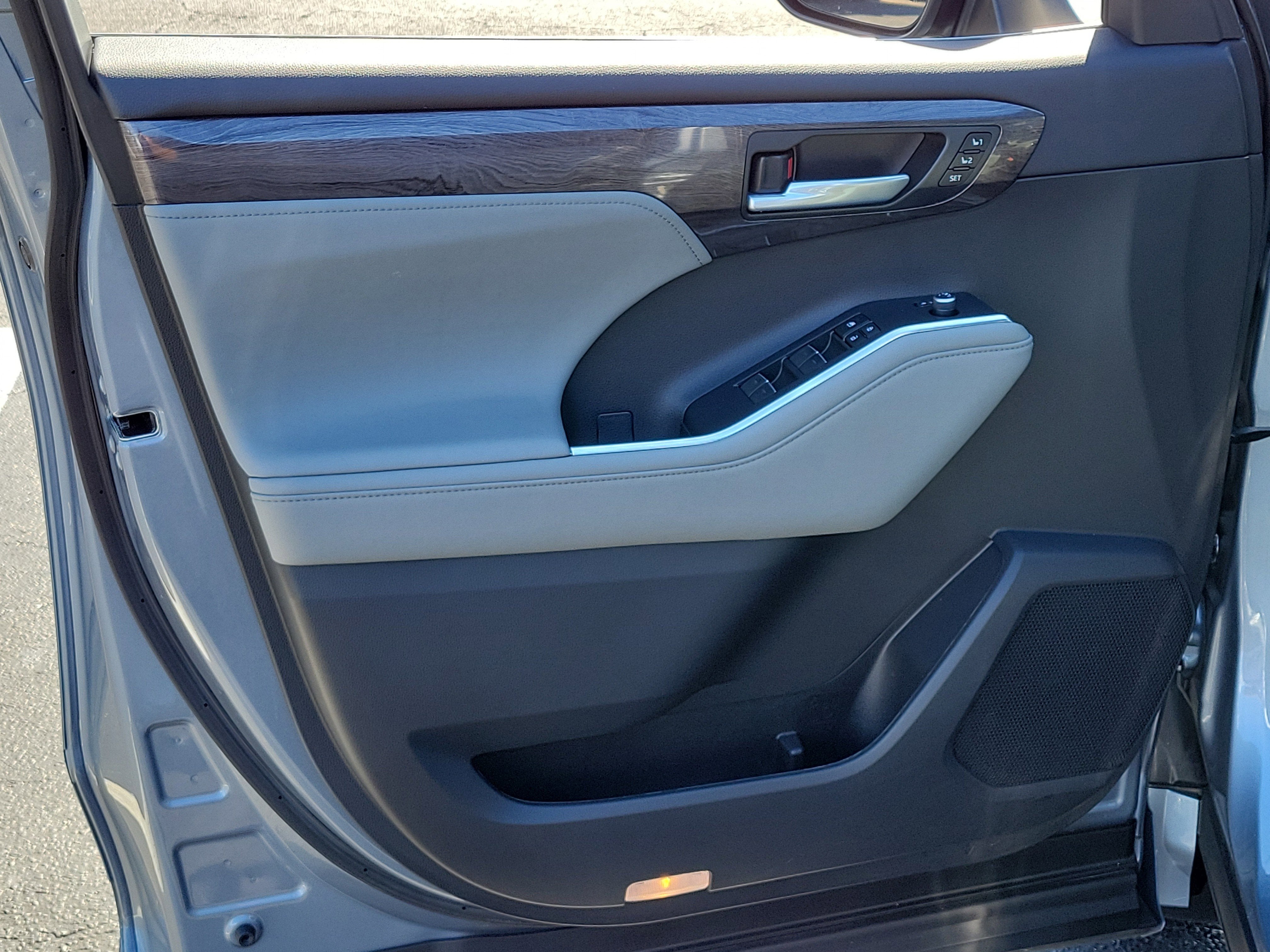 2023 Toyota Highlander Platinum