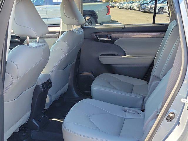 2023 Toyota Highlander Platinum