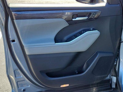 2023 Toyota Highlander Platinum