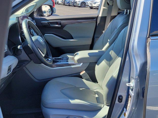 2023 Toyota Highlander Platinum