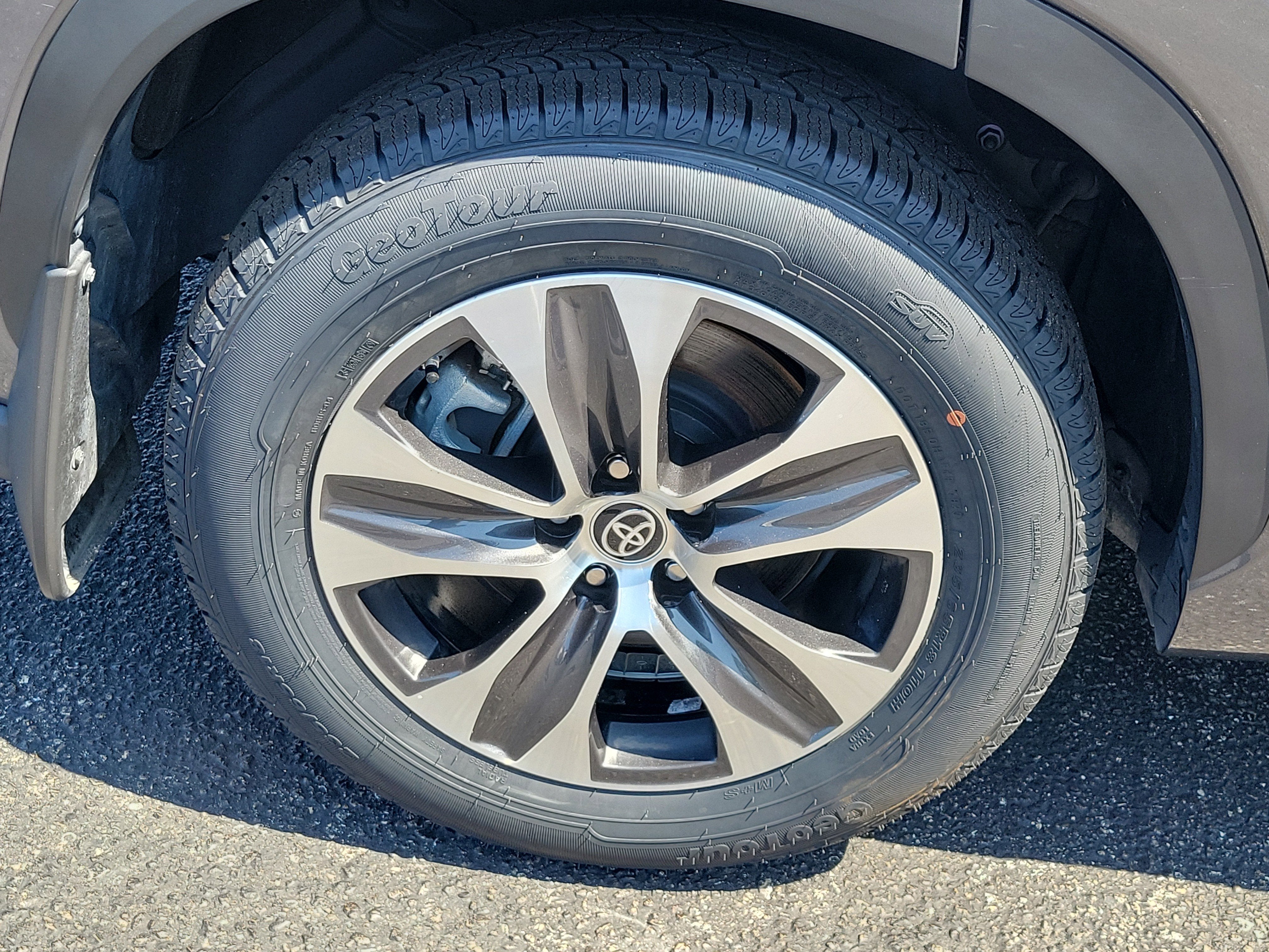 2023 Toyota Highlander XLE