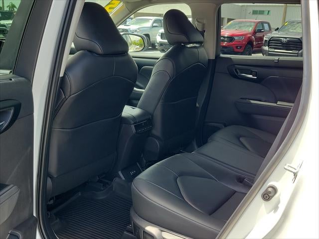 2025 Toyota Highlander XLE