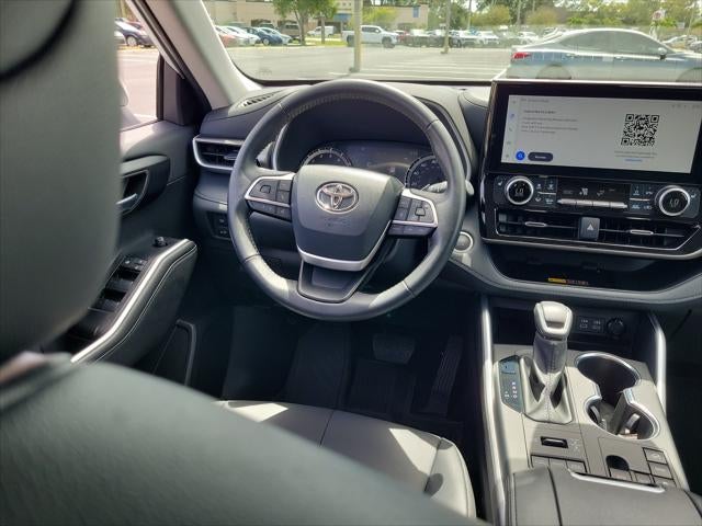 2025 Toyota Highlander XLE