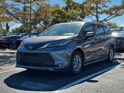 2021 Toyota Sienna XLE