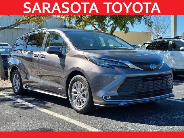 2021 Toyota Sienna XLE