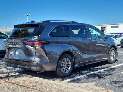 2021 Toyota Sienna XLE