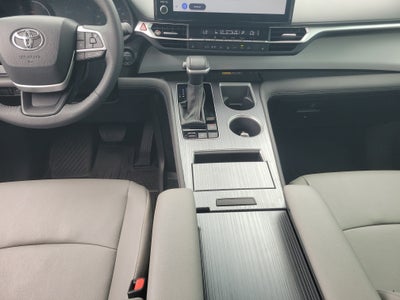 2025 Toyota Sienna XLE