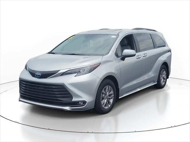 2025 Toyota Sienna XLE