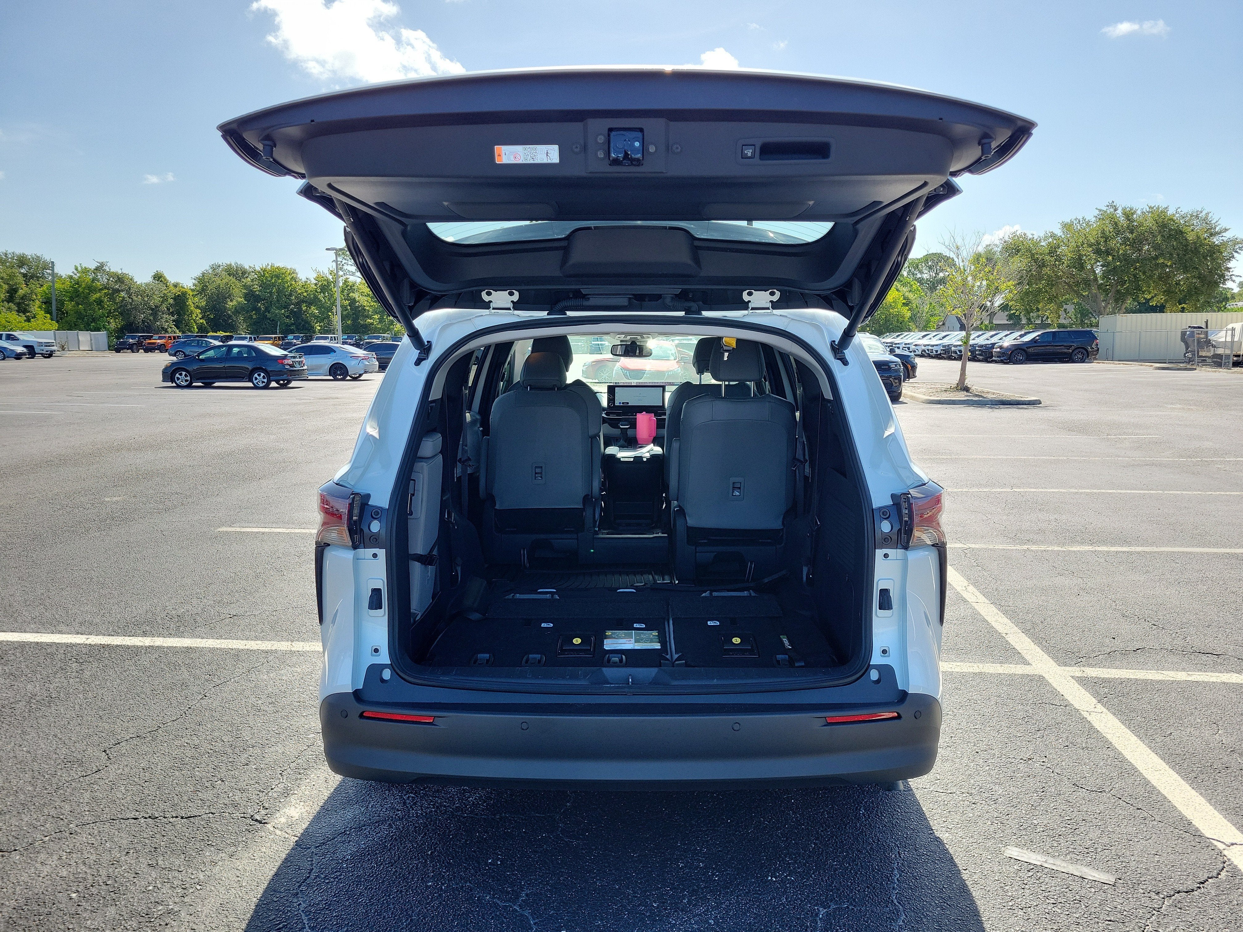 2025 Toyota Sienna XLE