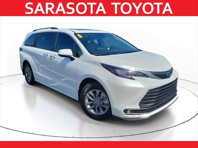 2025 Toyota Sienna XLE
