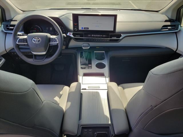 2025 Toyota Sienna XLE