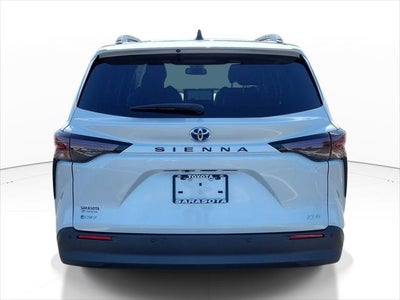 2025 Toyota Sienna XLE