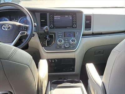 2020 Toyota Sienna XLE Premium
