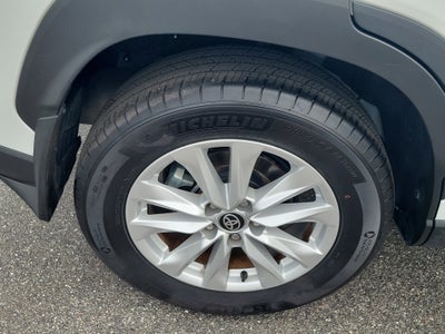 2024 Toyota Corolla Cross LE