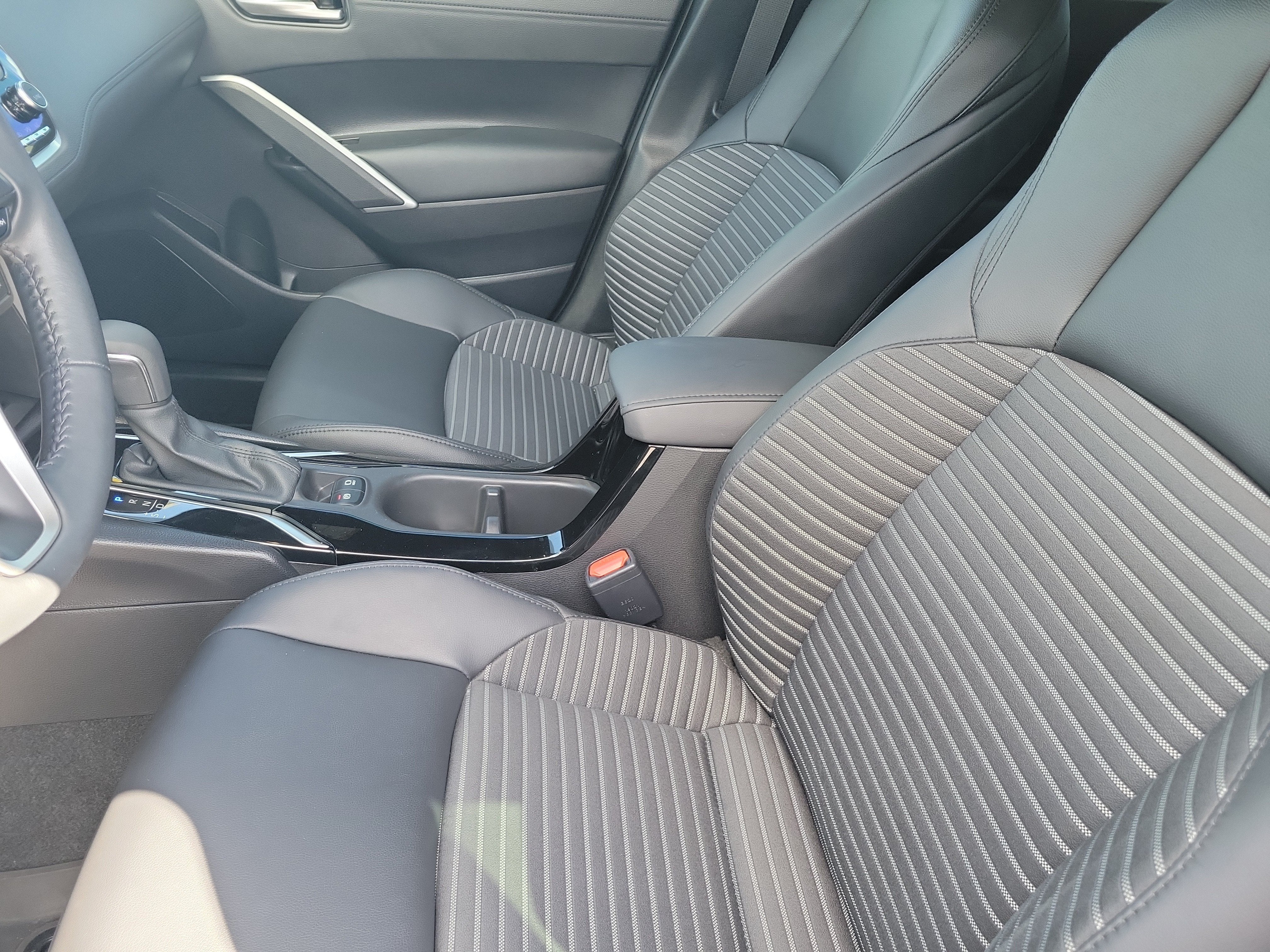 2024 Toyota Corolla Cross Hybrid XSE