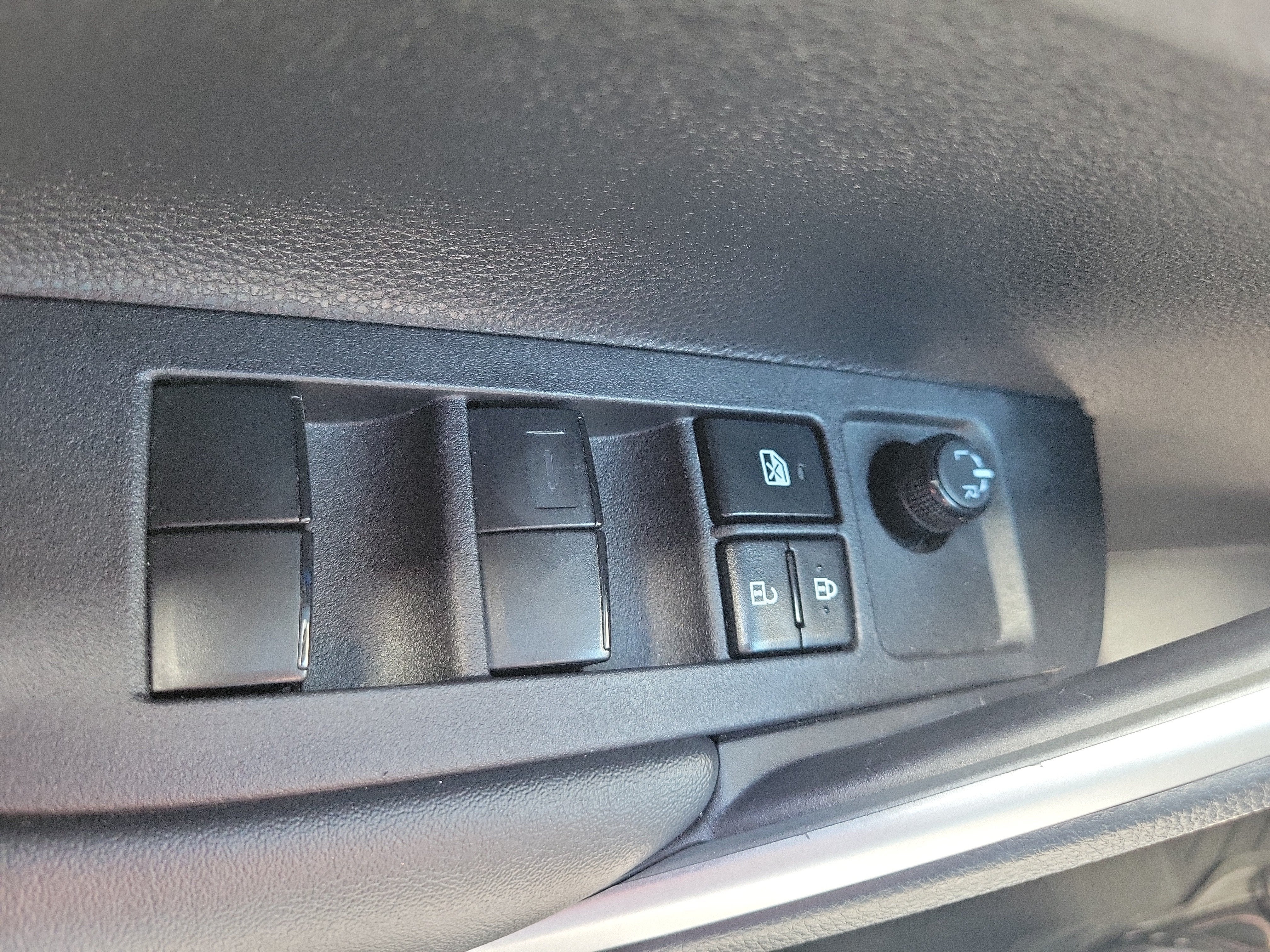 2024 Toyota Corolla Cross Hybrid XSE