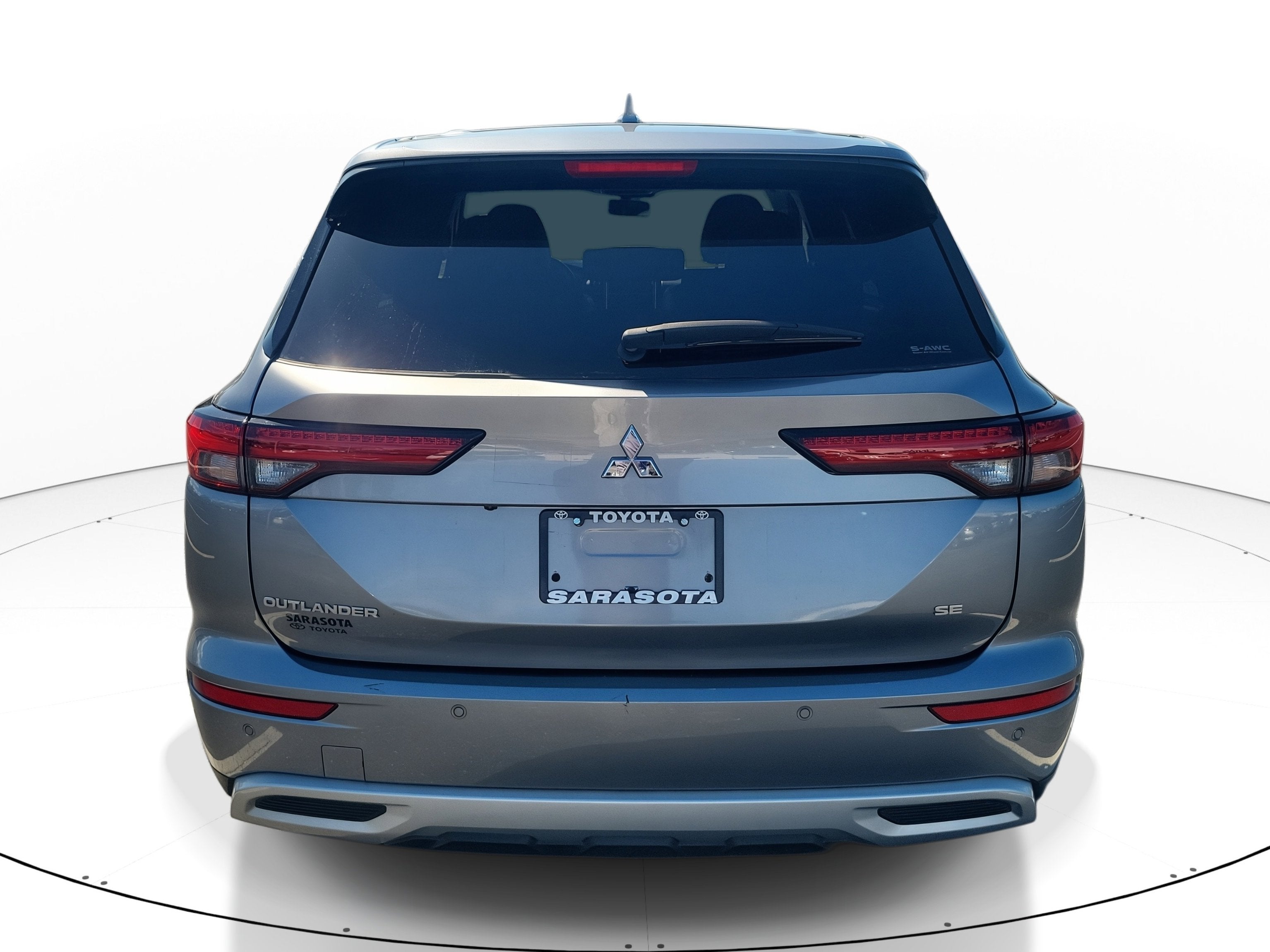2023 Mitsubishi Outlander SE