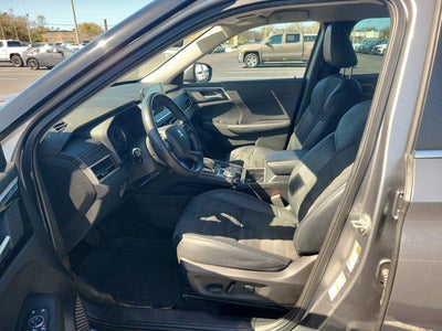 2023 Mitsubishi Outlander SE