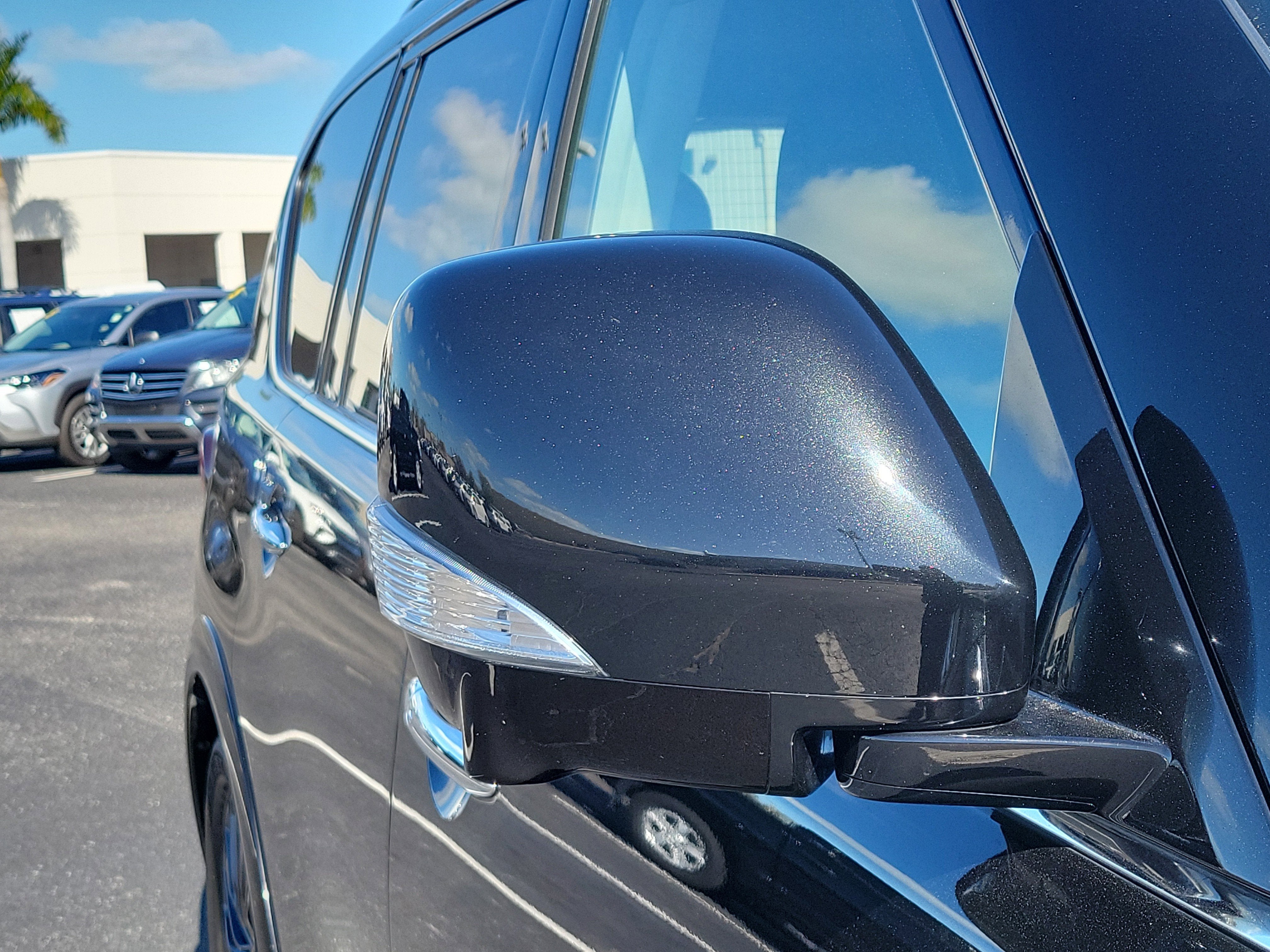 2023 INFINITI QX80 LUXE