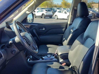 2023 INFINITI QX80 LUXE