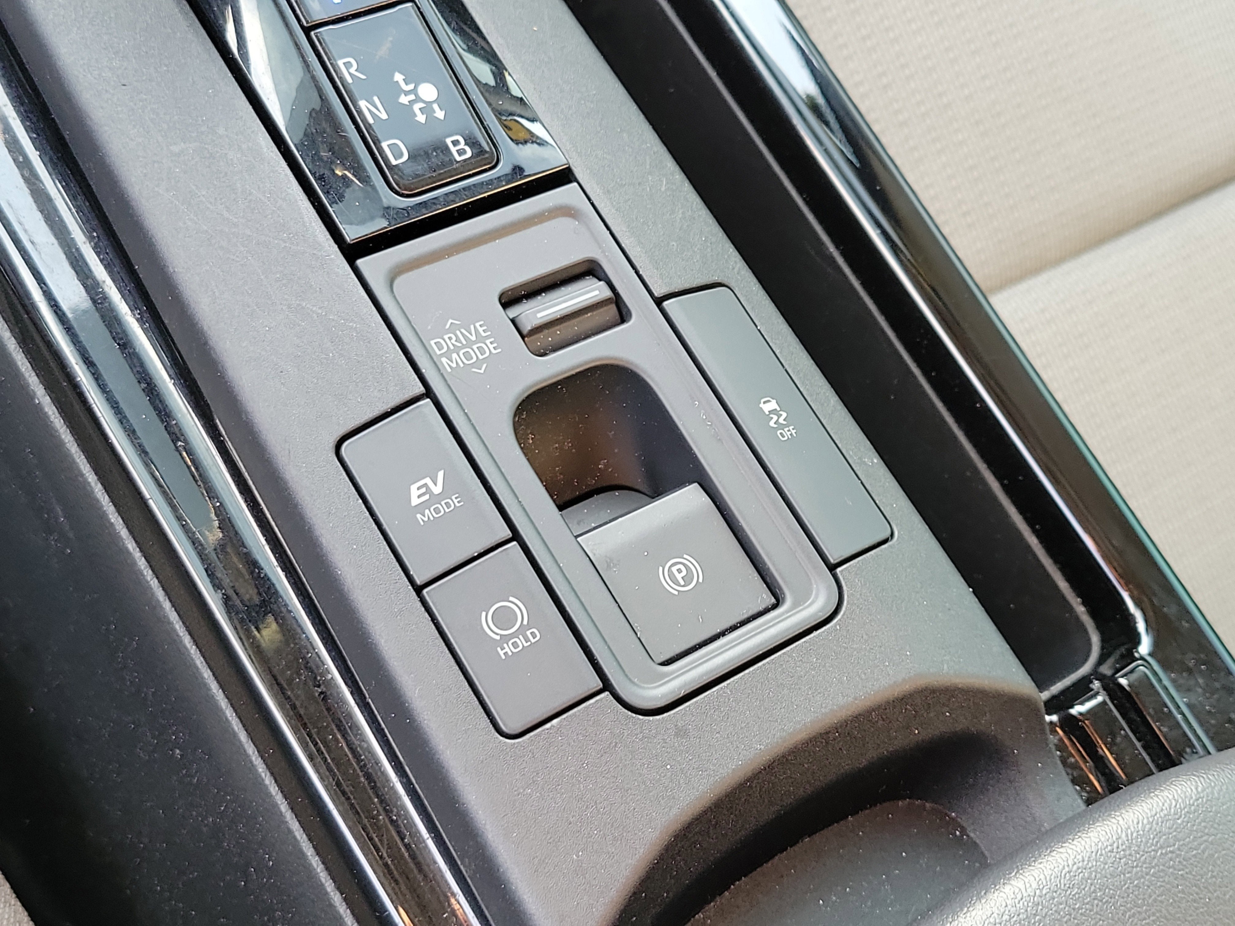 2023 Toyota Prius LE