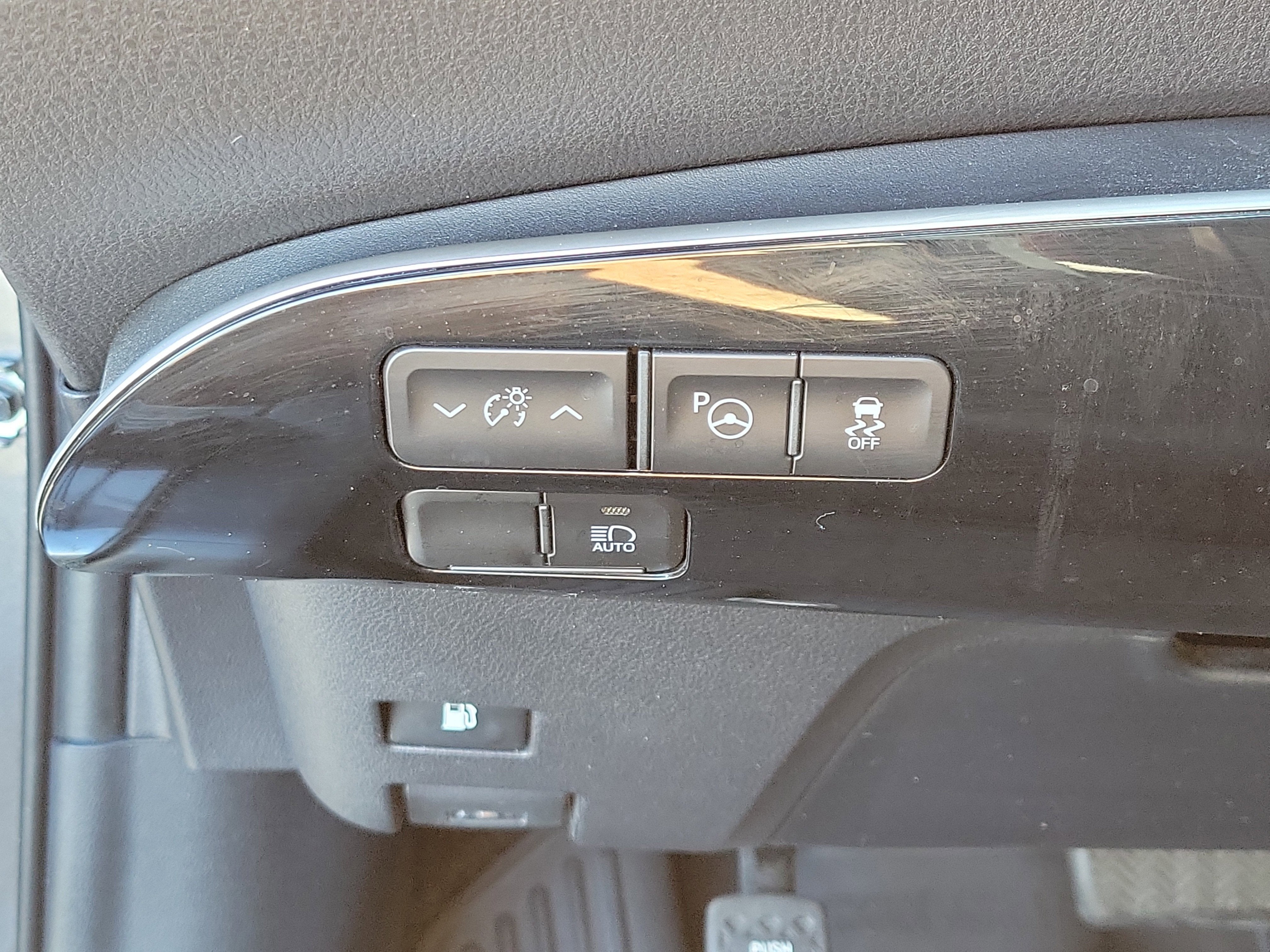 2019 Toyota Prius XLE AWD-e