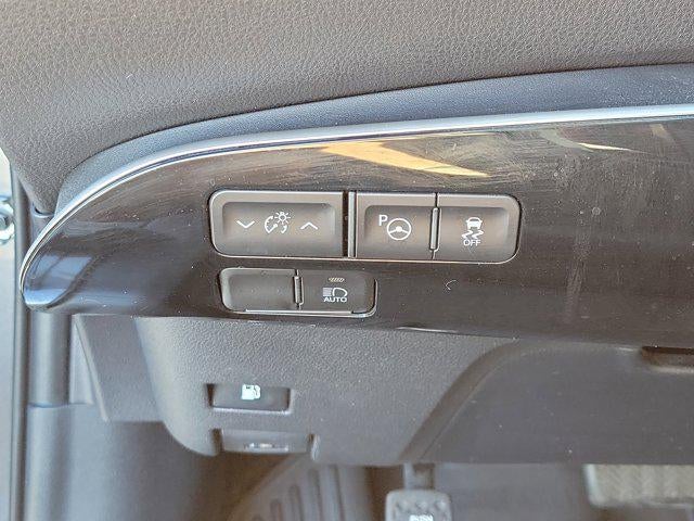 2019 Toyota Prius XLE AWD-e