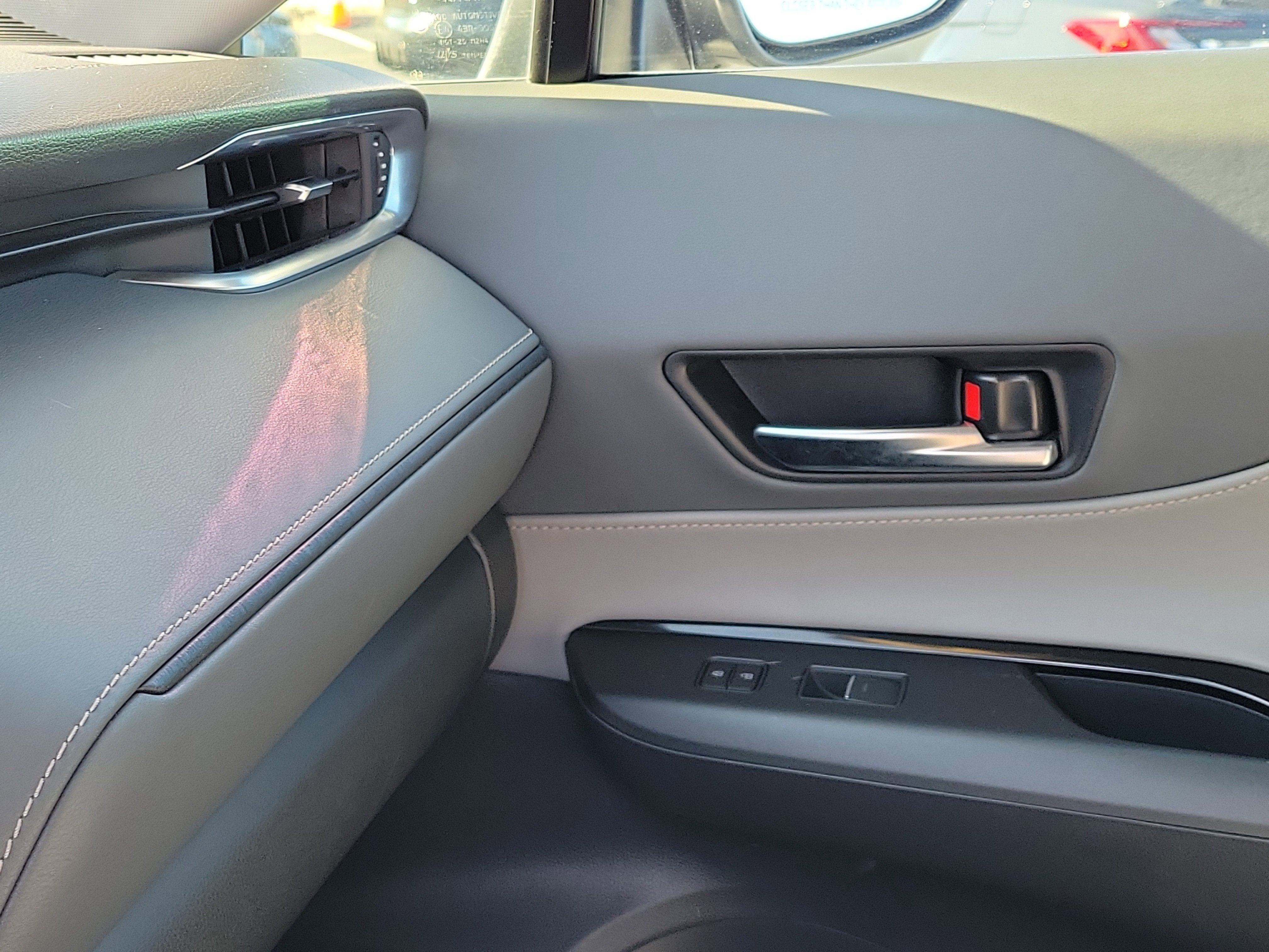 2023 Toyota Venza LE