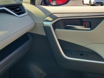 2020 Toyota RAV4 Hybrid XLE