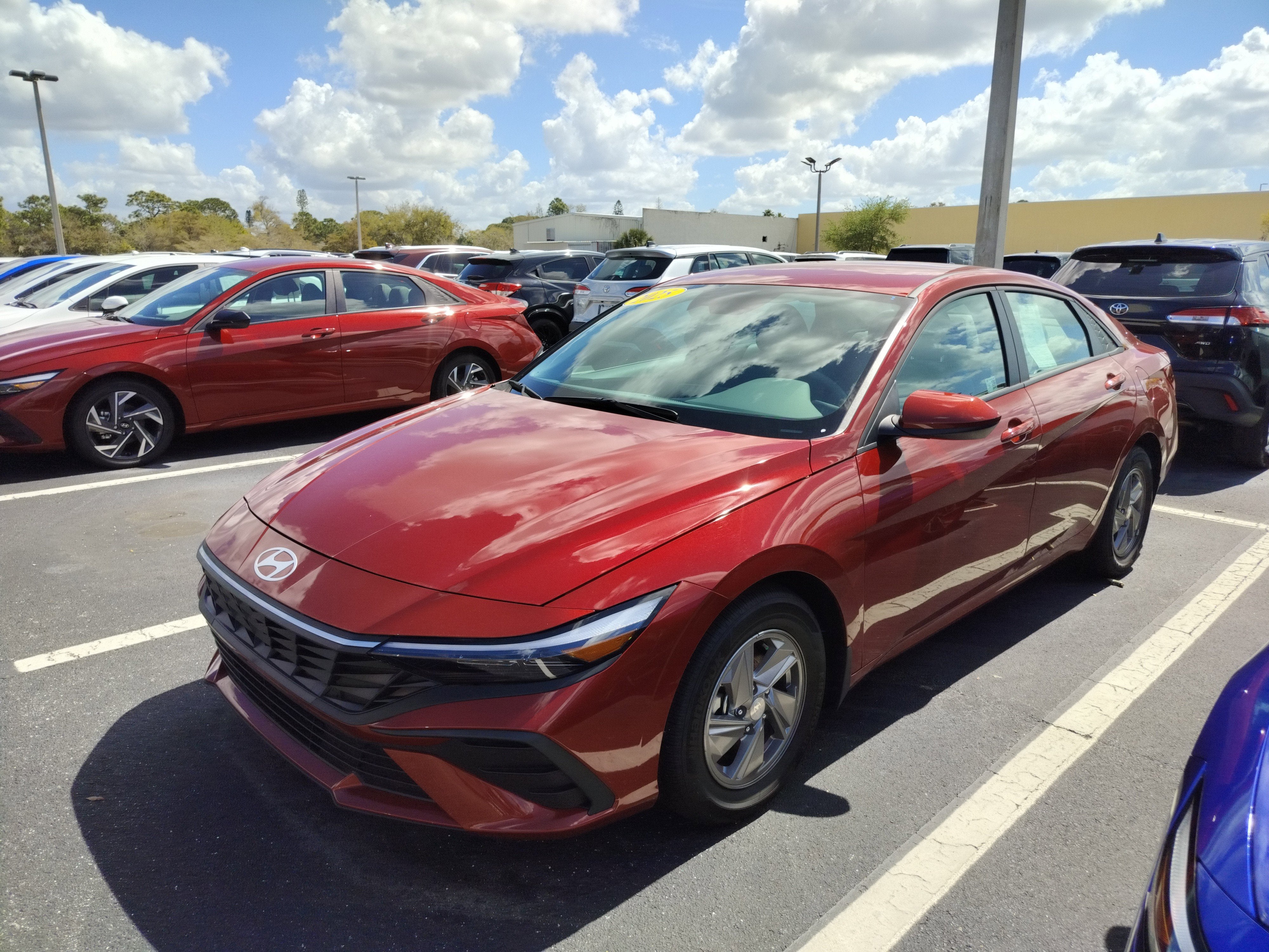 2025 Hyundai Elantra SE