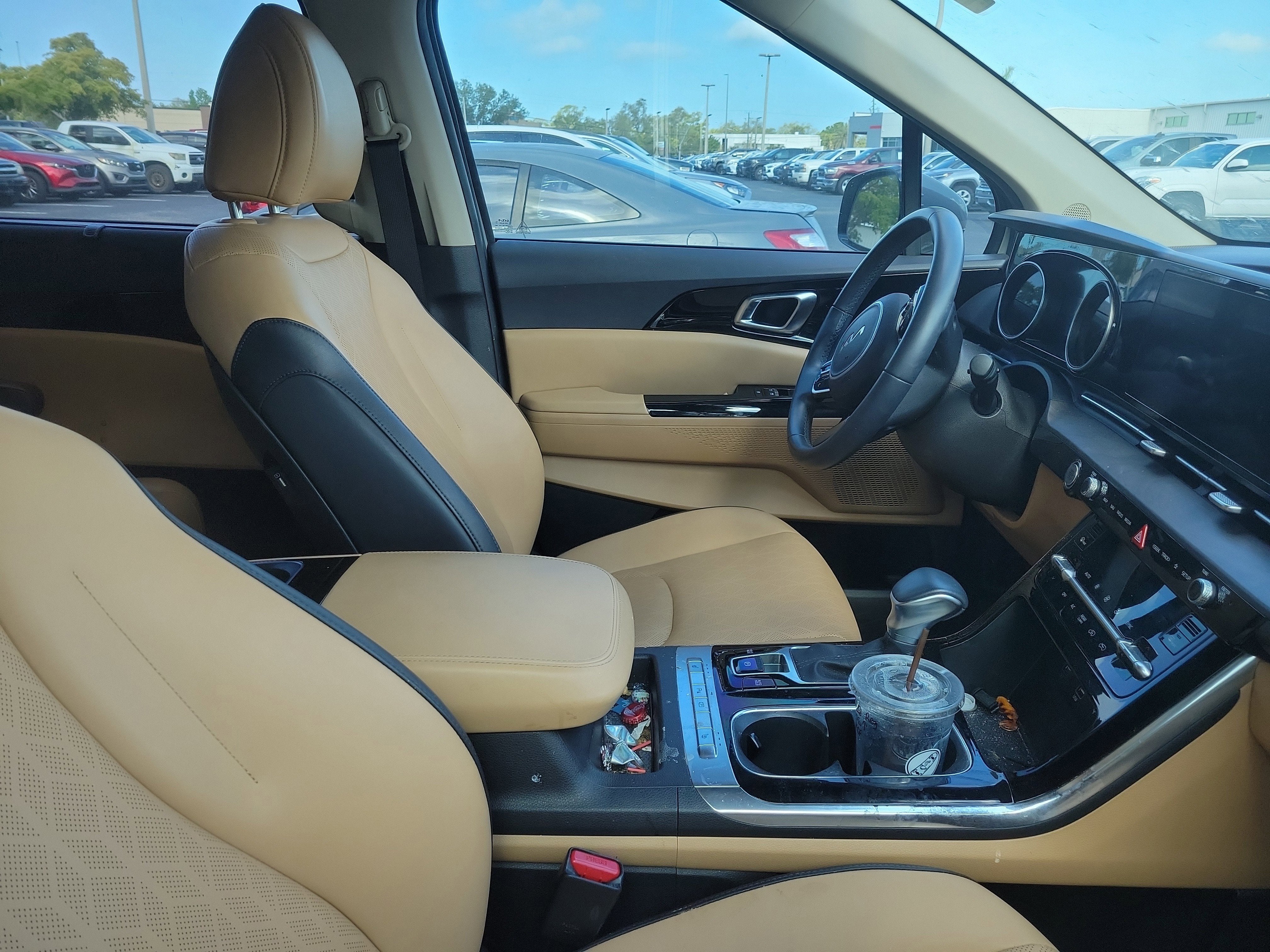 2024 Kia Carnival EX