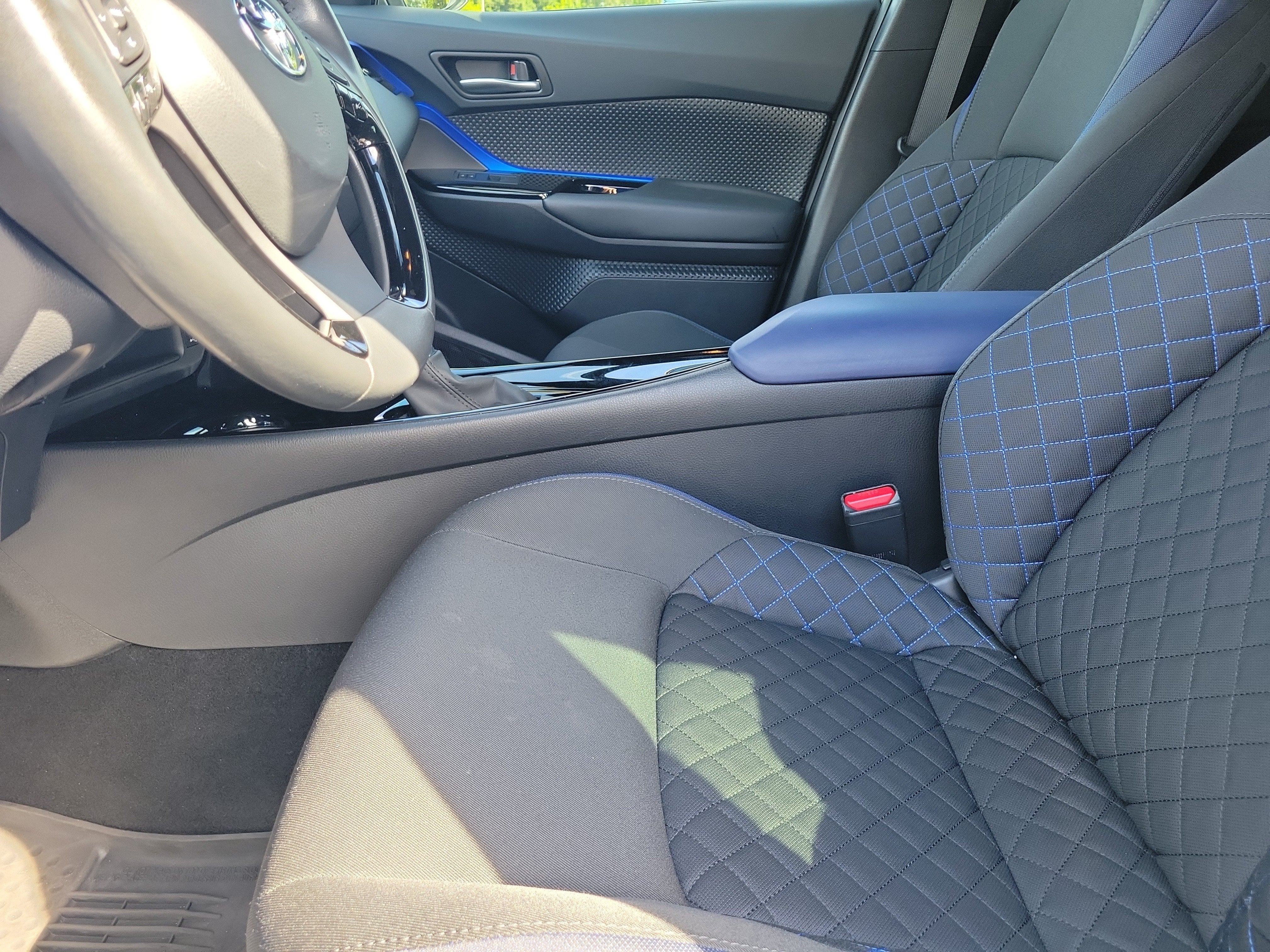 2022 Toyota C-HR XLE