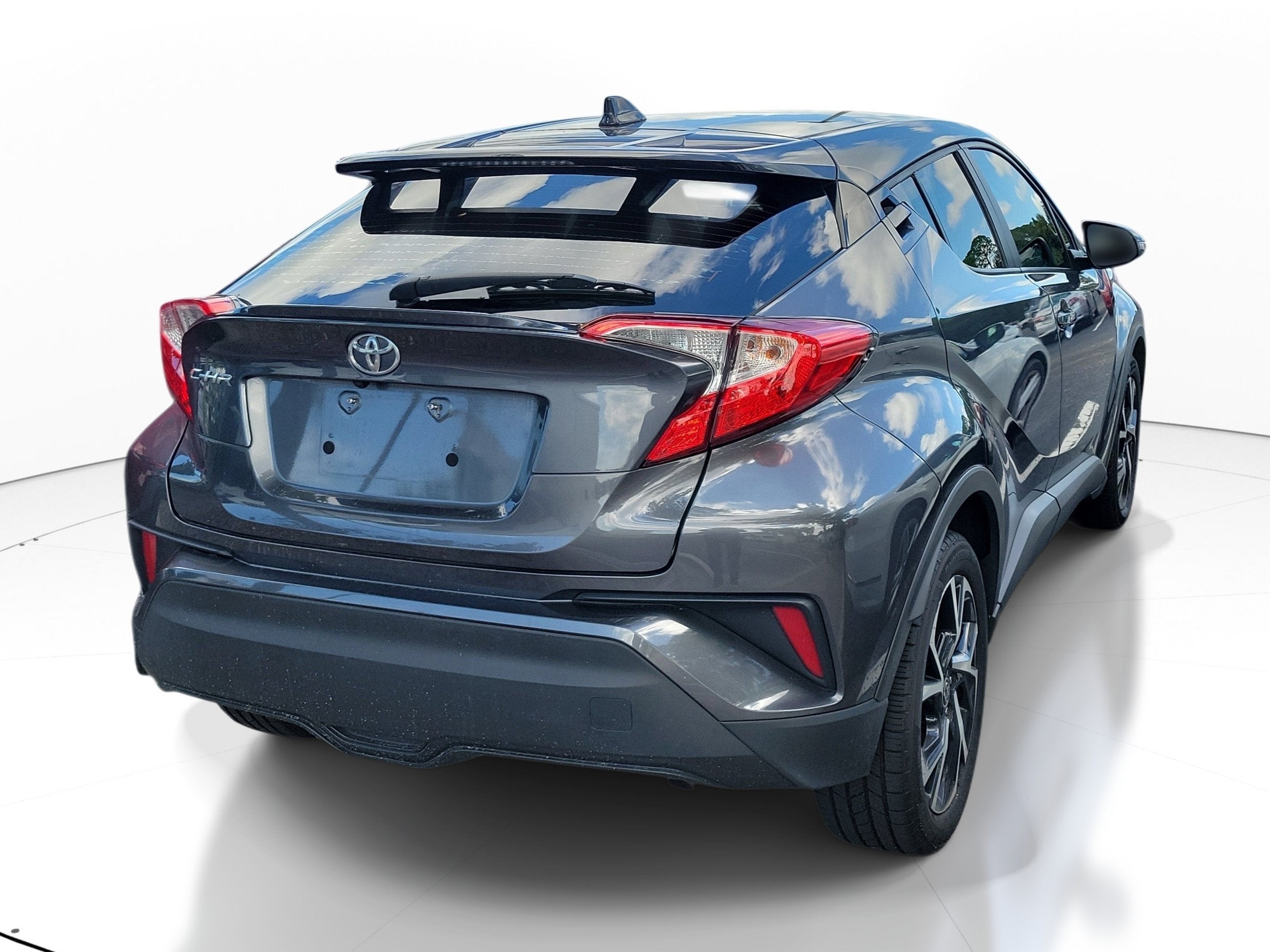 2022 Toyota C-HR XLE
