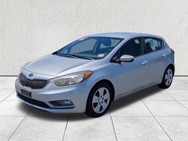 2016 Kia Forte 5-Door LX