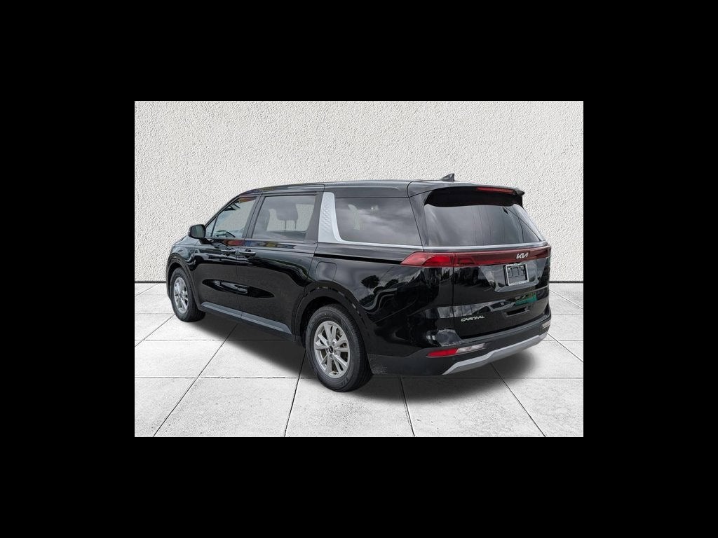 2024 Kia Carnival LX