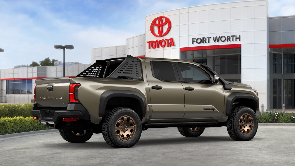 2026 Toyota Tacoma i-FORCE MAX Tacoma Trailhunter