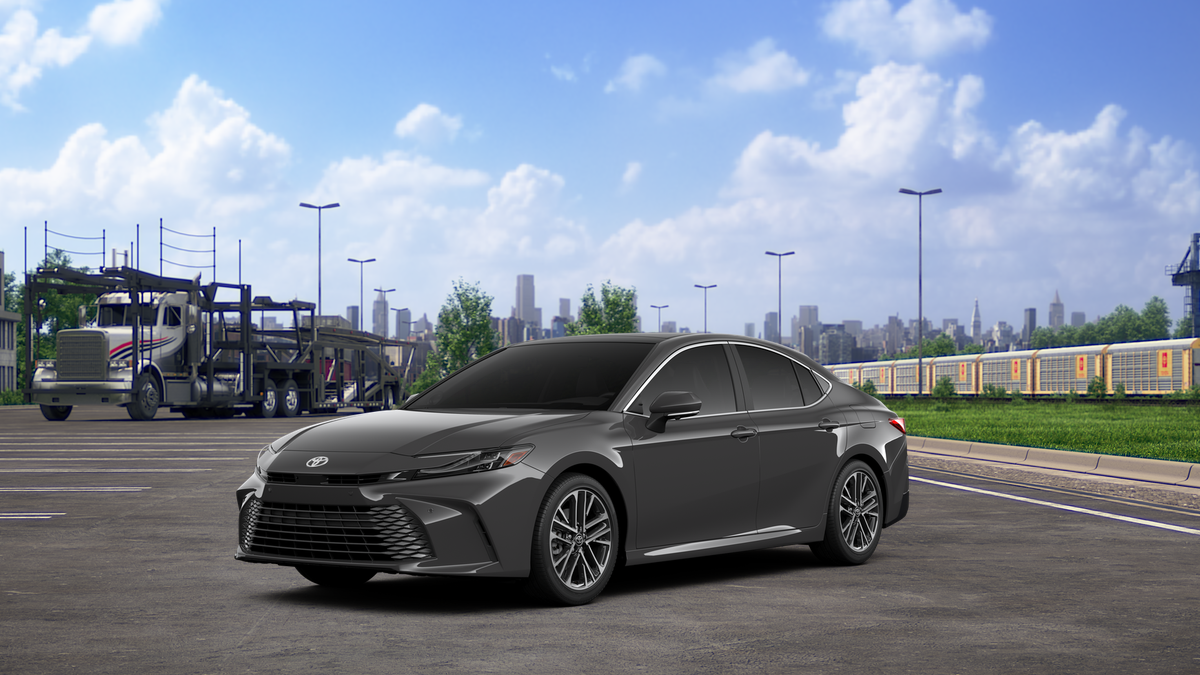 2026 Toyota Camry XLE Hybrid's photo