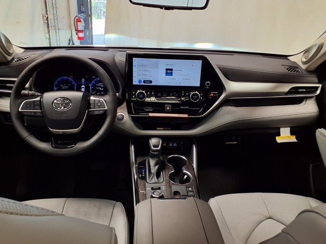 2026 Toyota Highlander Platinum