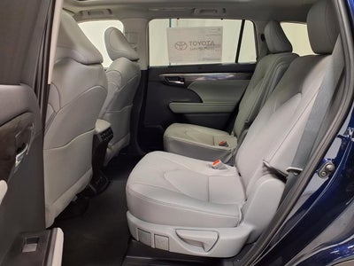 2026 Toyota Highlander Platinum