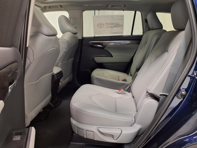2026 Toyota Highlander Platinum