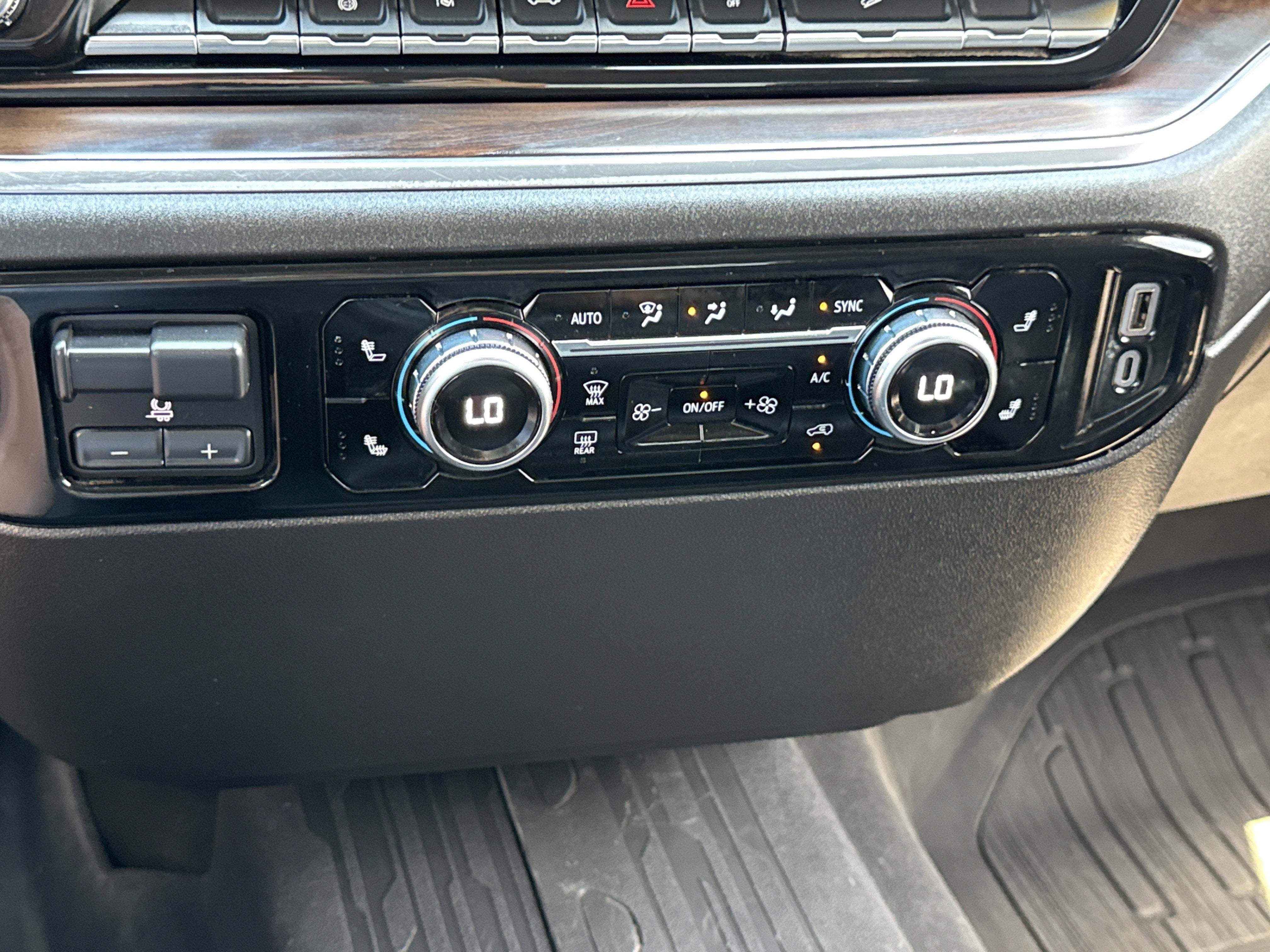 2024 GMC Sierra 2500HD SLT