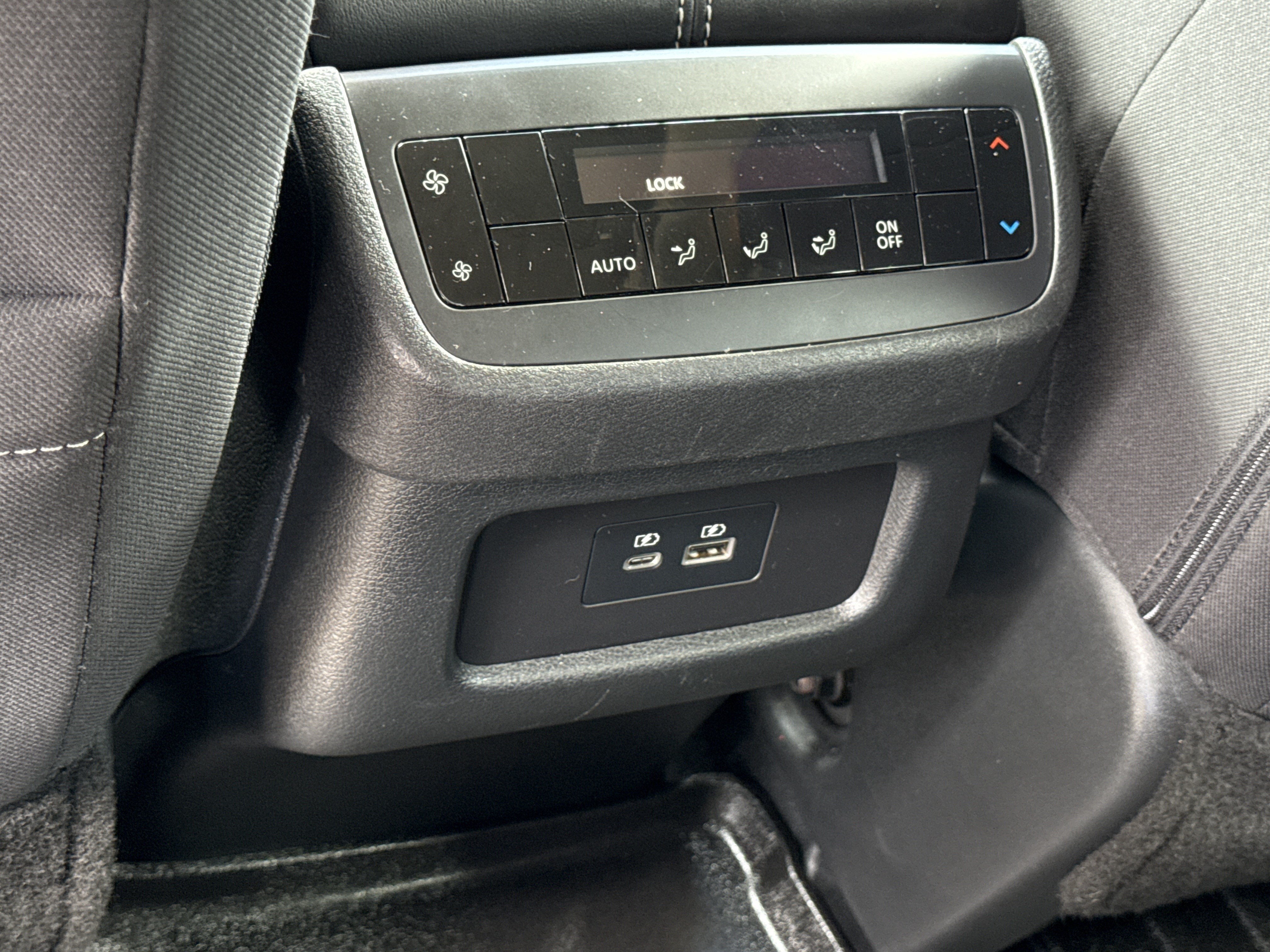 2023 Nissan Pathfinder SV
