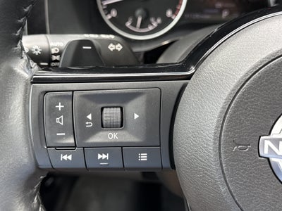 2023 Nissan Pathfinder SV