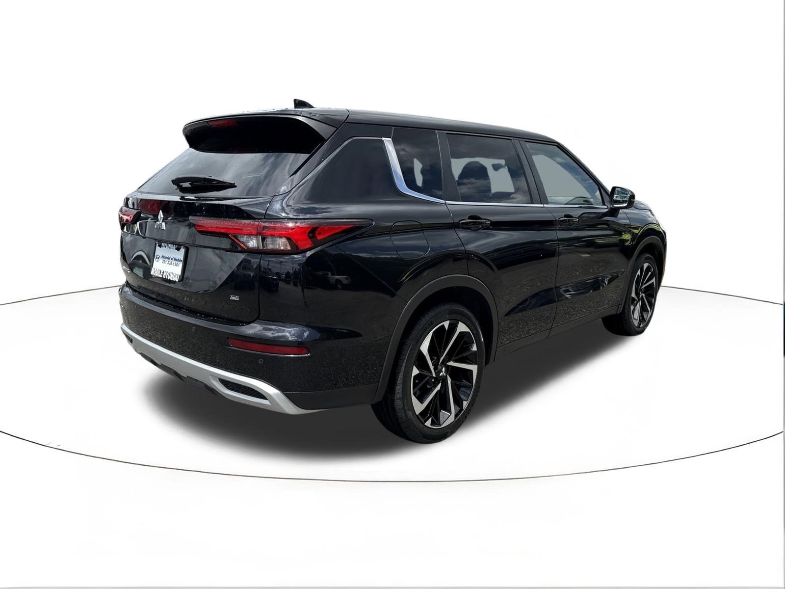 2023 Mitsubishi Outlander SE