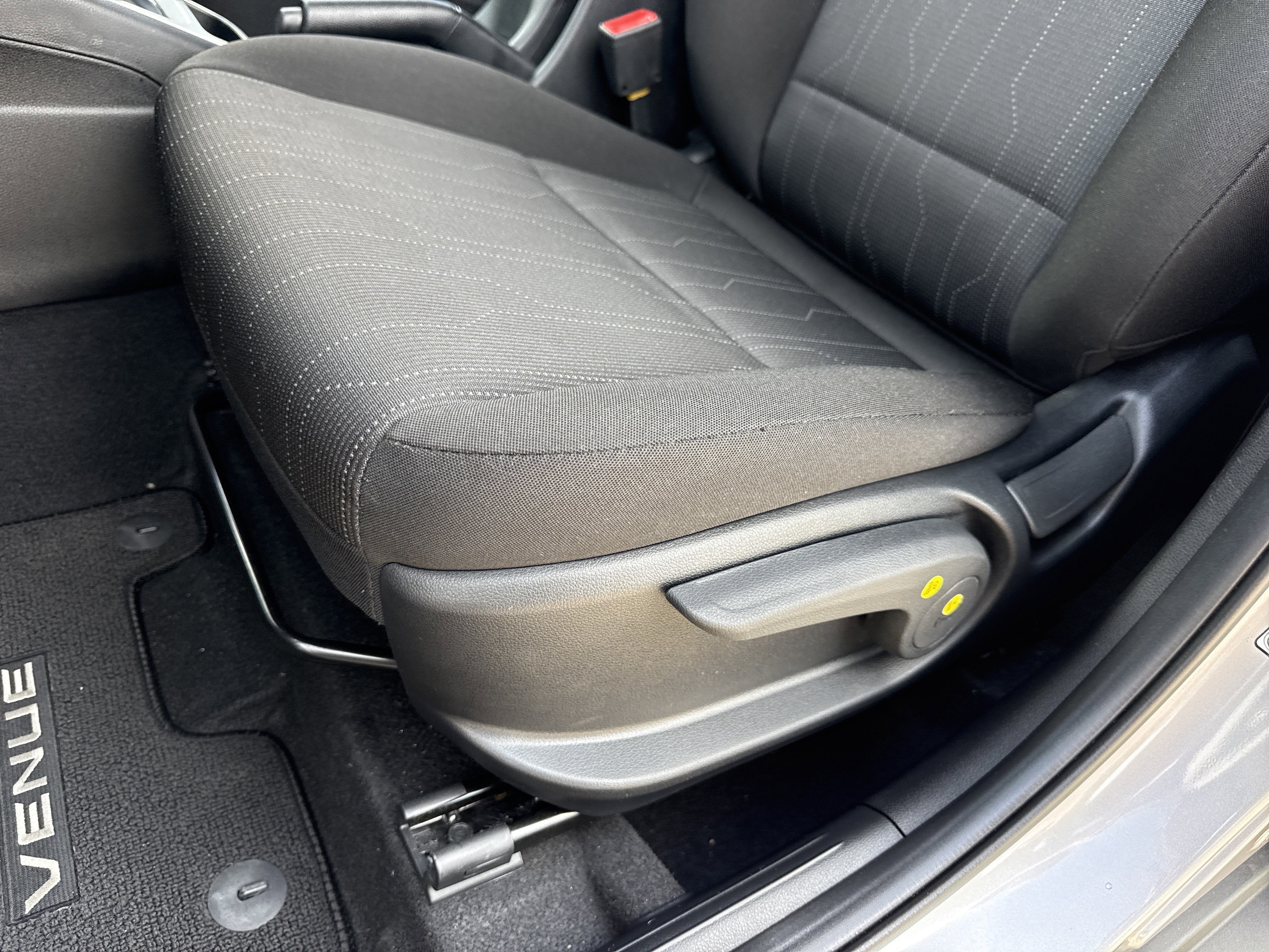 2025 Hyundai Venue SE