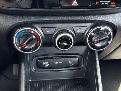 2025 Hyundai Venue SE