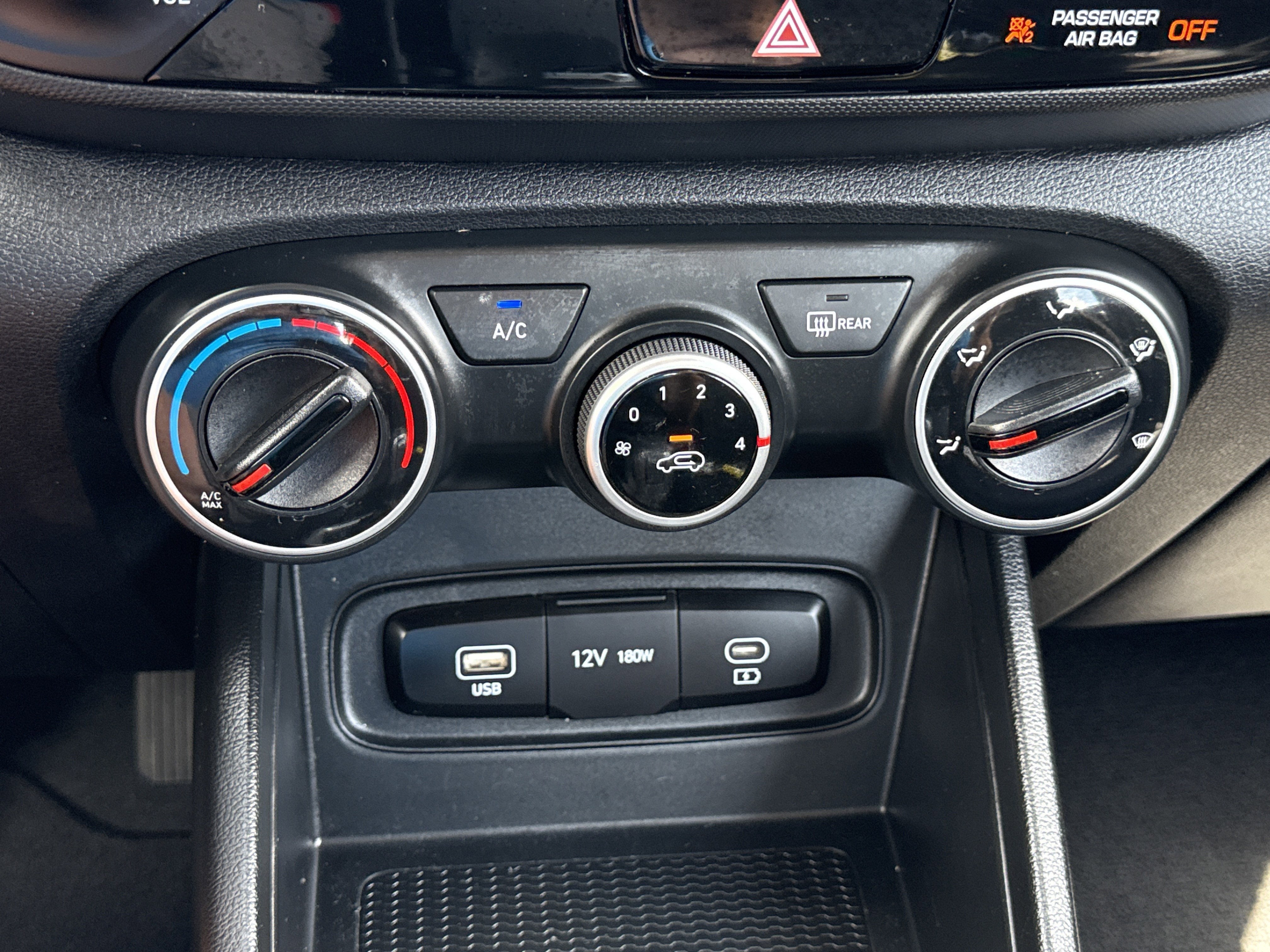 2025 Hyundai Venue SE