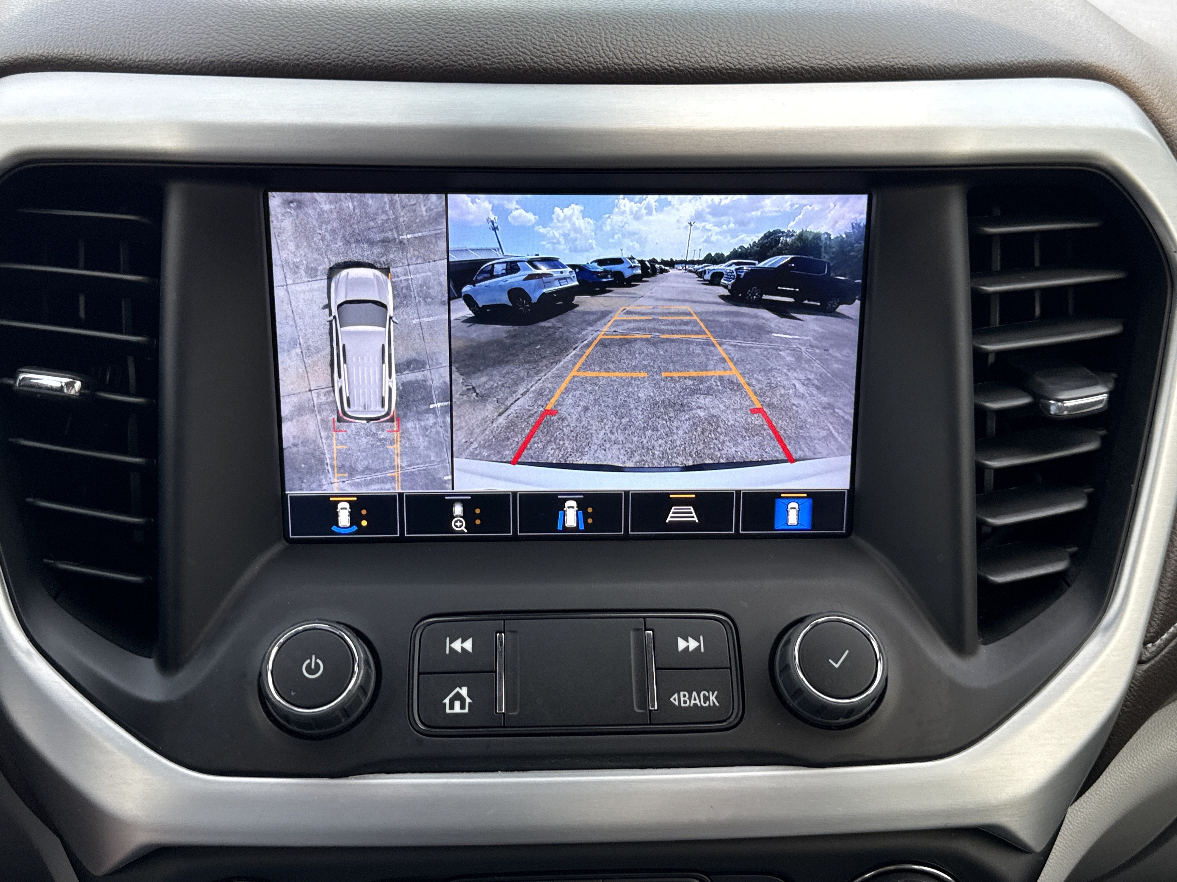 2022 GMC Acadia SLT