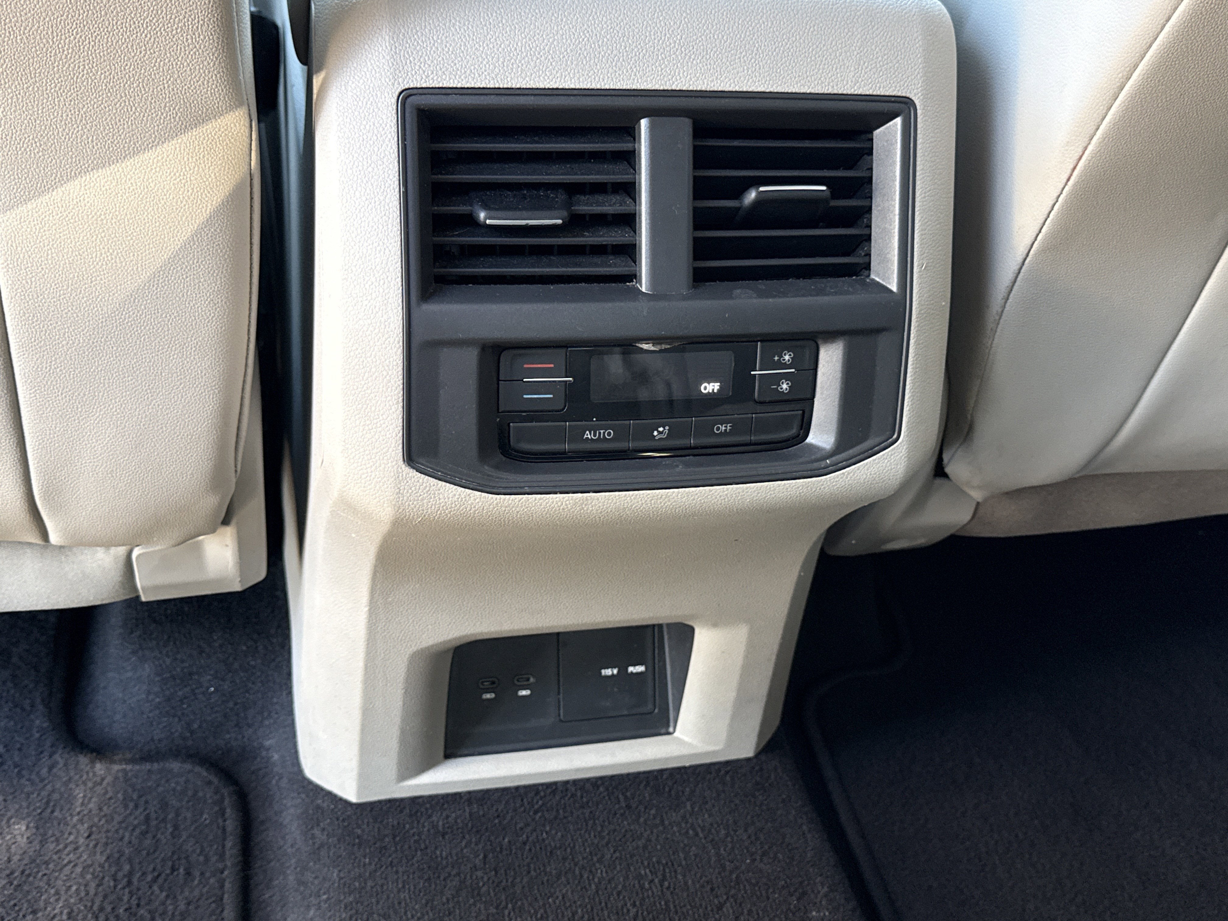 2022 Volkswagen Atlas 2.0T SE w/Technology