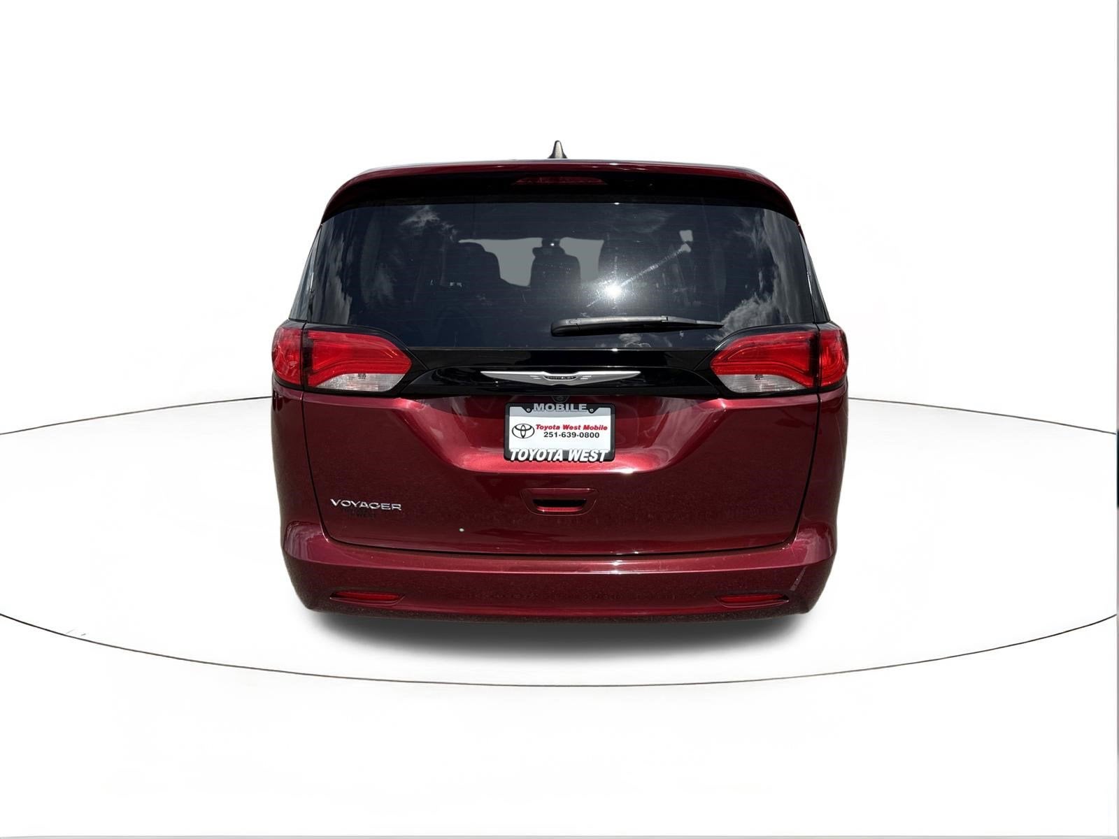 2023 Chrysler Voyager LX